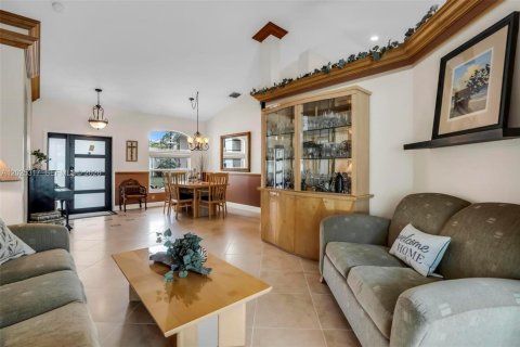 Casa en venta en Pembroke Pines, Florida, 4 dormitorios, 199.65 m2 № 2077389 - foto 8