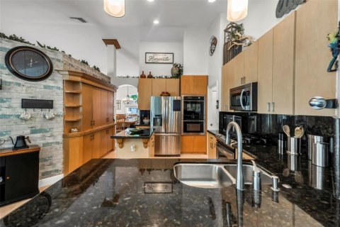 Casa en venta en Pembroke Pines, Florida, 4 dormitorios, 199.65 m2 № 2077389 - foto 15