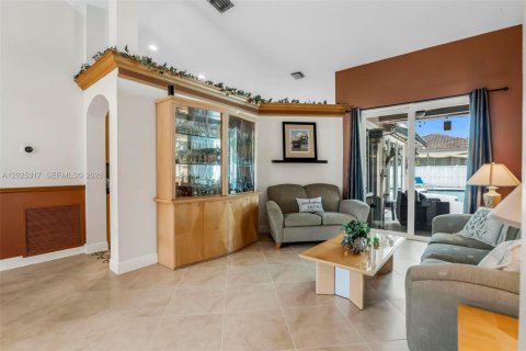 Casa en venta en Pembroke Pines, Florida, 4 dormitorios, 199.65 m2 № 2077389 - foto 7