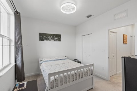 Touwnhouse à vendre à Miami, Floride: 3 chambres, 123.37 m2 № 1955875 - photo 24