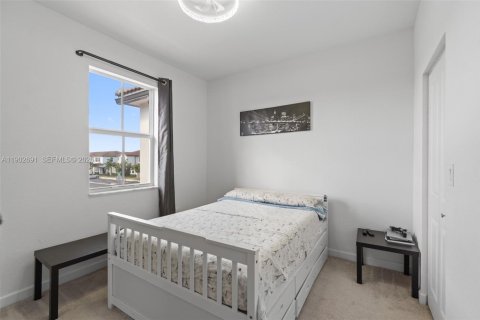 Adosado en venta en Miami, Florida, 3 dormitorios, 123.37 m2 № 1955875 - foto 30