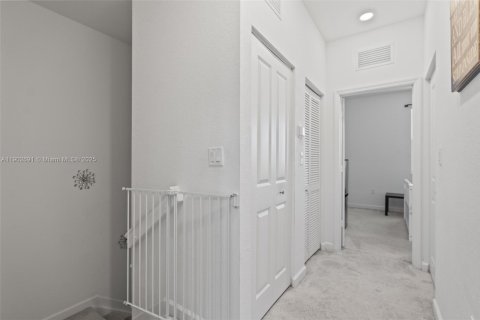 Touwnhouse à vendre à Miami, Floride: 3 chambres, 123.37 m2 № 1955875 - photo 20