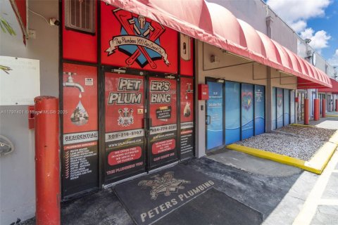 Propiedad comercial en venta en Cutler Bay, Florida № 1874575 - foto 3