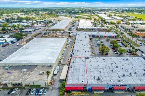 Propiedad comercial en venta en Cutler Bay, Florida № 1874575 - foto 4