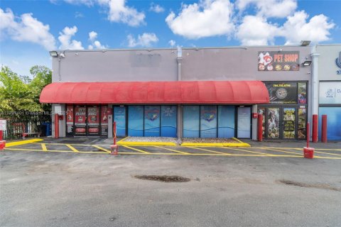 Propiedad comercial en venta en Cutler Bay, Florida № 1874575 - foto 1