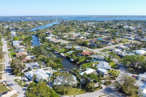 House in Bradenton, Florida 5 bedrooms, 275.73 sq.m. № 1572524 - photo 4