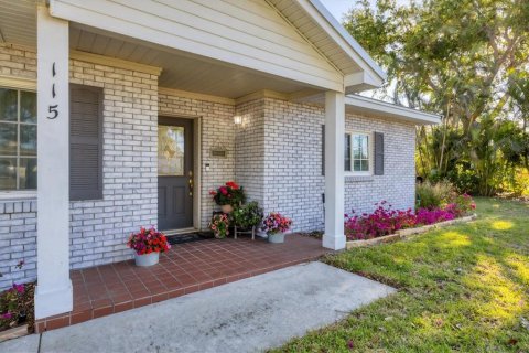 House in Bradenton, Florida 5 bedrooms, 275.73 sq.m. № 1572524 - photo 3