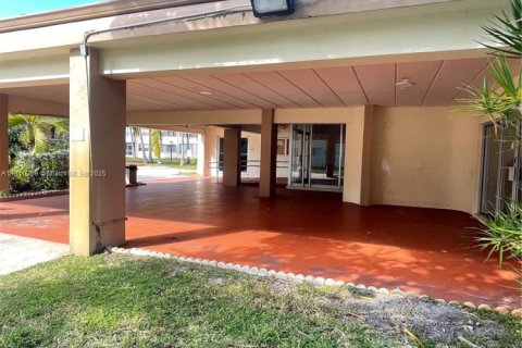 Condominio en venta en Miami, Florida, 1 dormitorio, 88.63 m2 № 1752771 - foto 3