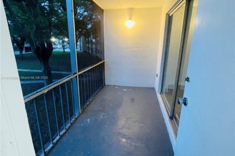 Condominio en venta en Miami, Florida, 1 dormitorio, 88.63 m2 № 1752771 - foto 18
