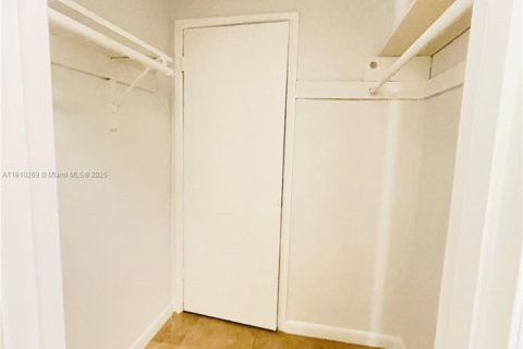 Condominio en venta en Miami, Florida, 1 dormitorio, 88.63 m2 № 1752771 - foto 20