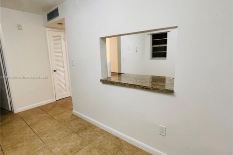 Condominio en venta en Miami, Florida, 1 dormitorio, 88.63 m2 № 1752771 - foto 17