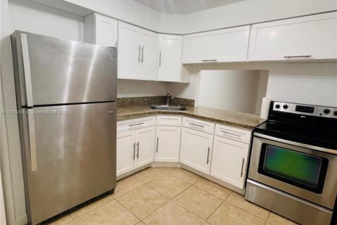 Condominio en venta en Miami, Florida, 1 dormitorio, 88.63 m2 № 1752771 - foto 7