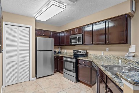 Condo in Orlando, Florida, 3 bedrooms  № 1833676 - photo 13