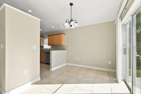 Villa ou maison à louer à Orlando, Floride: 3 chambres, 123.19 m2 № 2423891 - photo 6