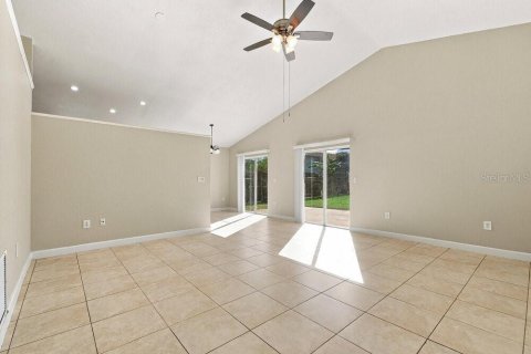 Villa ou maison à louer à Orlando, Floride: 3 chambres, 123.19 m2 № 2423891 - photo 4
