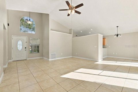 Villa ou maison à louer à Orlando, Floride: 3 chambres, 123.19 m2 № 2423891 - photo 3
