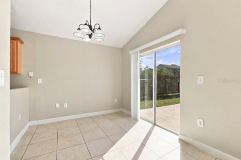 Villa ou maison à louer à Orlando, Floride: 3 chambres, 123.19 m2 № 2423891 - photo 5