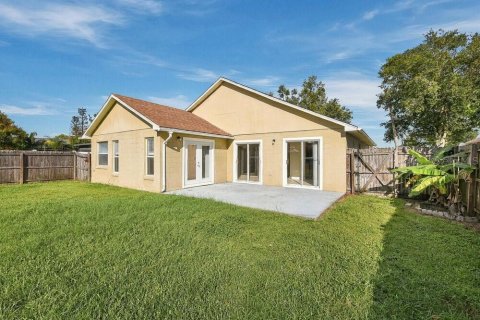 Villa ou maison à louer à Orlando, Floride: 3 chambres, 123.19 m2 № 2423891 - photo 15