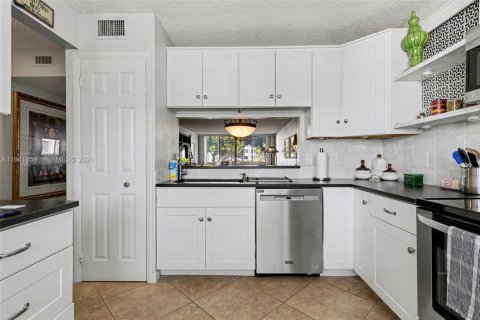 Copropriété à vendre à Lake Worth, Floride: 3 chambres, 139.82 m2 № 1997900 - photo 4