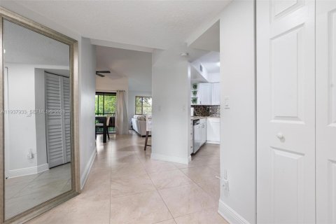 Condo in Plantation, Florida, 2 bedrooms  № 1999136 - photo 20