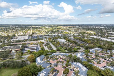 Condo in Plantation, Florida, 2 bedrooms  № 1999136 - photo 30
