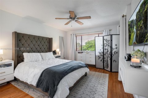 Condo in Plantation, Florida, 2 bedrooms  № 1999136 - photo 10