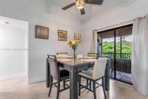 Condo in Plantation, Florida, 2 bedrooms  № 1999136 - photo 15