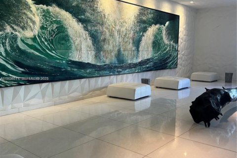 Condo in Miami, Florida, 2 bedrooms  № 1994590 - photo 2