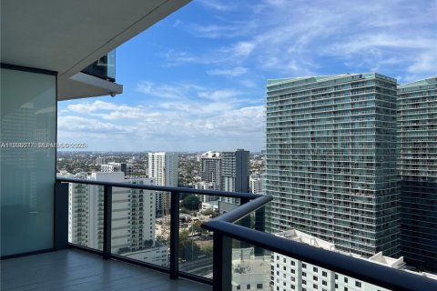 Condo in Miami, Florida, 2 bedrooms  № 1994590 - photo 3