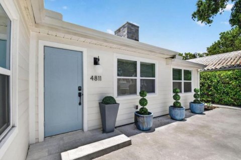 Villa ou maison à vendre à West Palm Beach, Floride: 6 chambres, 222.97 m2 № 2266044 - photo 2
