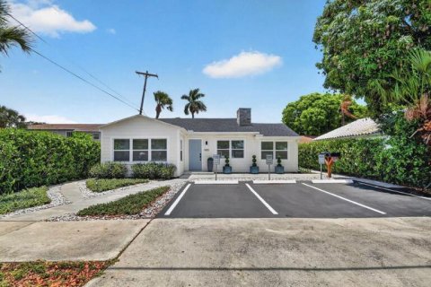 Villa ou maison à vendre à West Palm Beach, Floride: 6 chambres, 222.97 m2 № 2266044 - photo 3