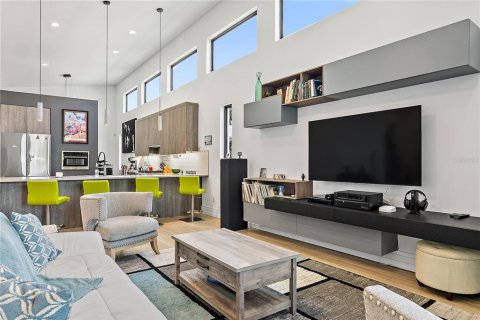 Casa en alquiler en Saint Petersburg, Florida, 4 dormitorios, 226.87 m2 № 1854185 - foto 10