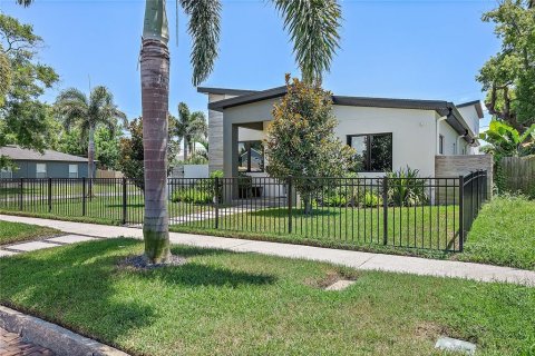 Casa en alquiler en Saint Petersburg, Florida, 4 dormitorios, 226.87 m2 № 1854185 - foto 7