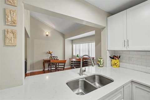 Condo in Tampa, Florida, 2 bedrooms  № 2115297 - photo 14