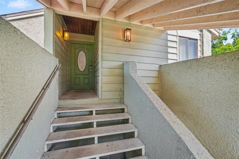 Condo in Tampa, Florida, 2 bedrooms  № 2115297 - photo 27