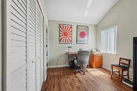 Condo in Tampa, Florida, 2 bedrooms  № 2115297 - photo 20
