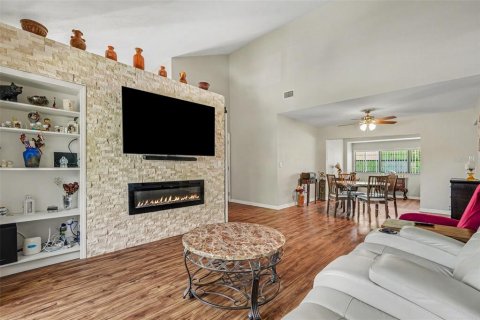 Condo in Tampa, Florida, 2 bedrooms  № 2115297 - photo 5