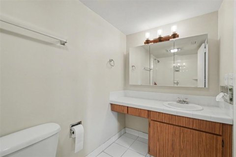 Condo in Tampa, Florida, 2 bedrooms  № 2115297 - photo 18