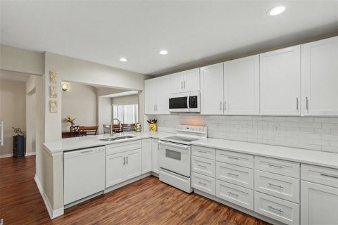 Condo in Tampa, Florida, 2 bedrooms  № 2115297 - photo 3