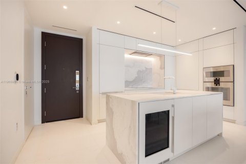 Condo in Miami, Florida, 2 bedrooms  № 1956834 - photo 6