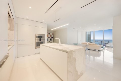 Condo in Miami, Florida, 2 bedrooms  № 1956834 - photo 8