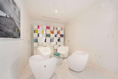 Condo in Miami, Florida, 2 bedrooms  № 1956834 - photo 10