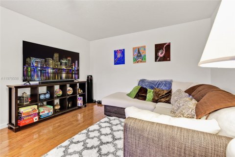 House in Weston, Florida 7 bedrooms, 305.93 sq.m. № 2068821 - photo 13