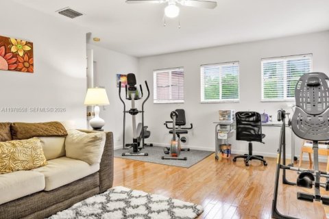 House in Weston, Florida 7 bedrooms, 305.93 sq.m. № 2068821 - photo 15