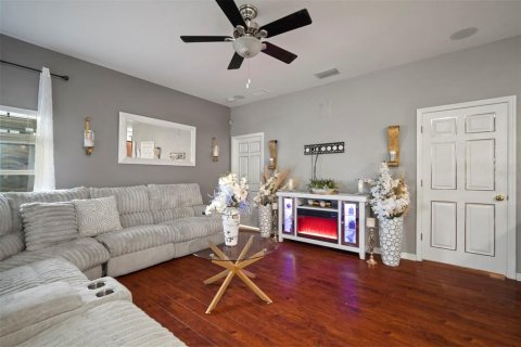 Villa ou maison à vendre à Tampa, Floride: 5 chambres, 150.87 m2 № 1733417 - photo 10