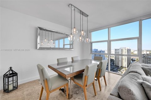 Condo in Hallandale Beach, Florida, 1 bedroom  № 2053069 - photo 11