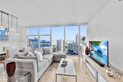 Condo in Hallandale Beach, Florida, 1 bedroom  № 2053069 - photo 3