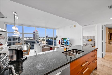 Condo in Hallandale Beach, Florida, 1 bedroom  № 2053069 - photo 15