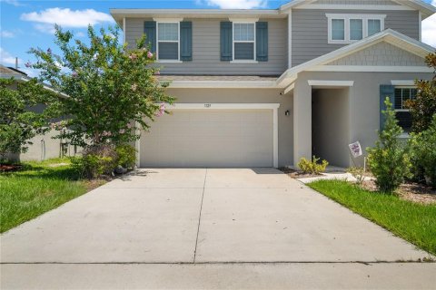 House in Auburndale, Florida 4 bedrooms, 239.97 sq.m. № 2151083 - photo 2