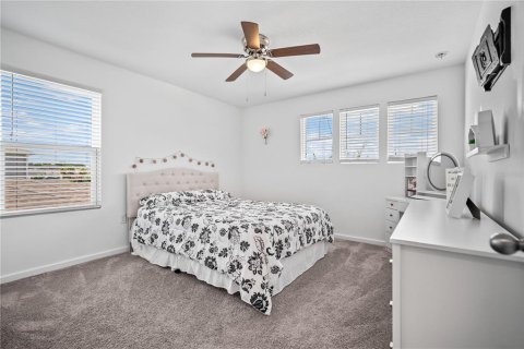 House in Auburndale, Florida 4 bedrooms, 239.97 sq.m. № 2151083 - photo 25